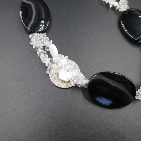 20 Inch Clear Stone Chips & Black Stone Necklace - Picture 3 of 4